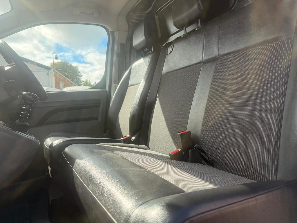 Vauxhall Vivaro Panel Van White #44