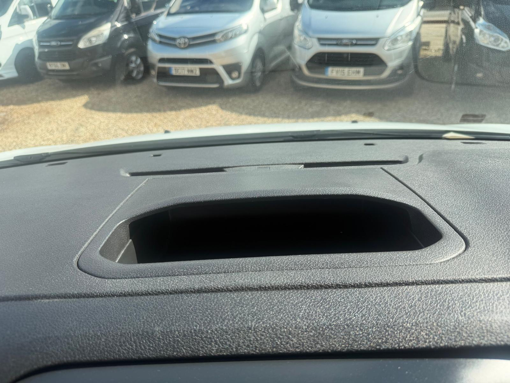 Vauxhall Vivaro Panel Van White #21