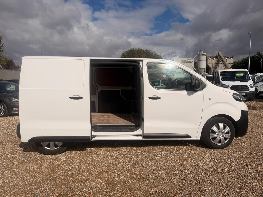 Vauxhall Vivaro Panel Van White #35