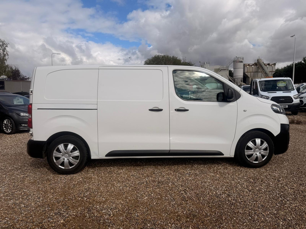 Vauxhall Vivaro Panel Van White #8