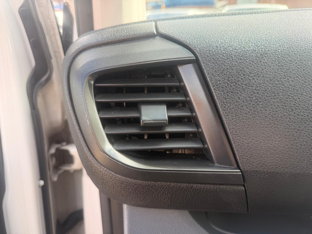 Vauxhall Vivaro Panel Van White #43