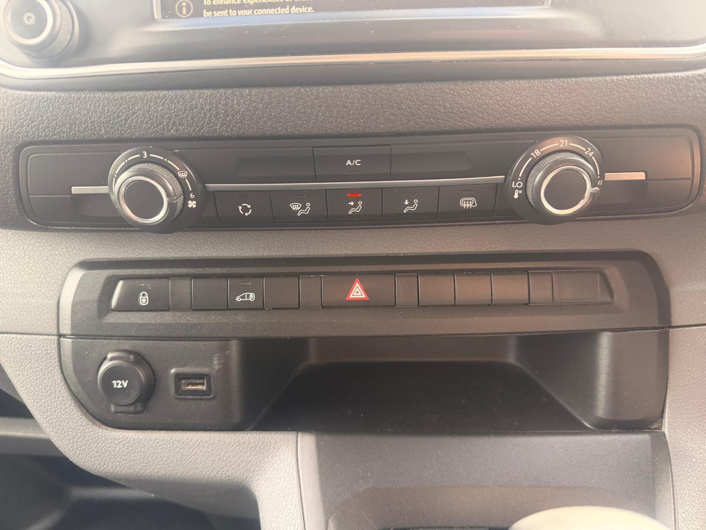 Vauxhall Vivaro Panel Van White #12