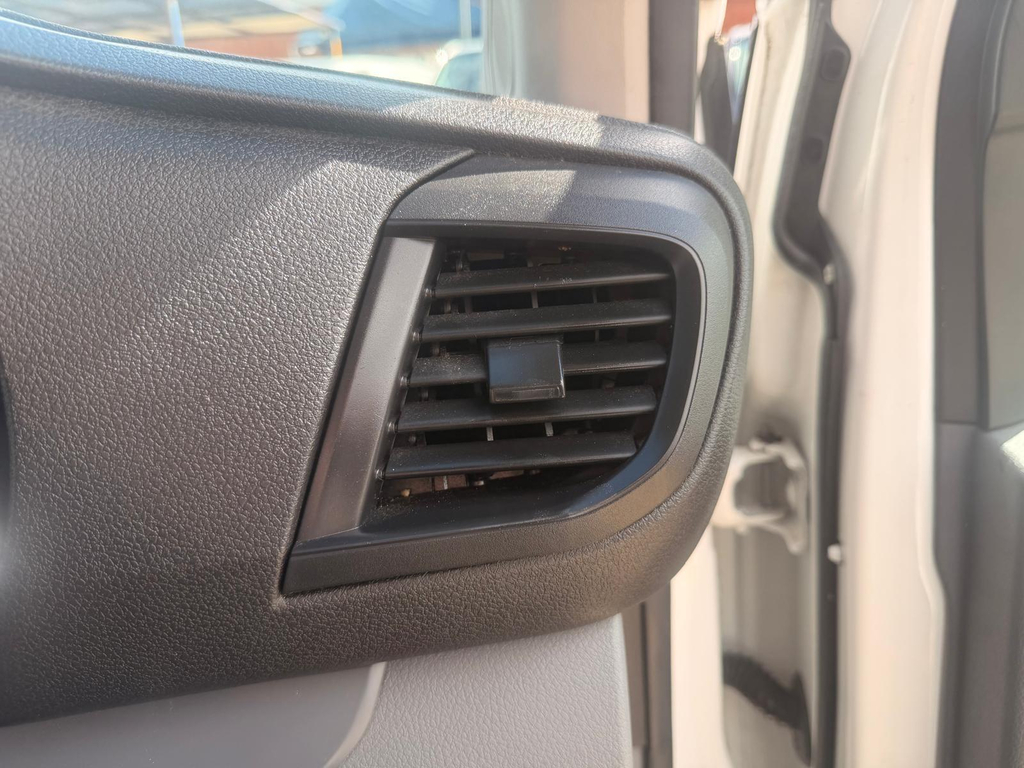 Vauxhall Vivaro Panel Van White #28