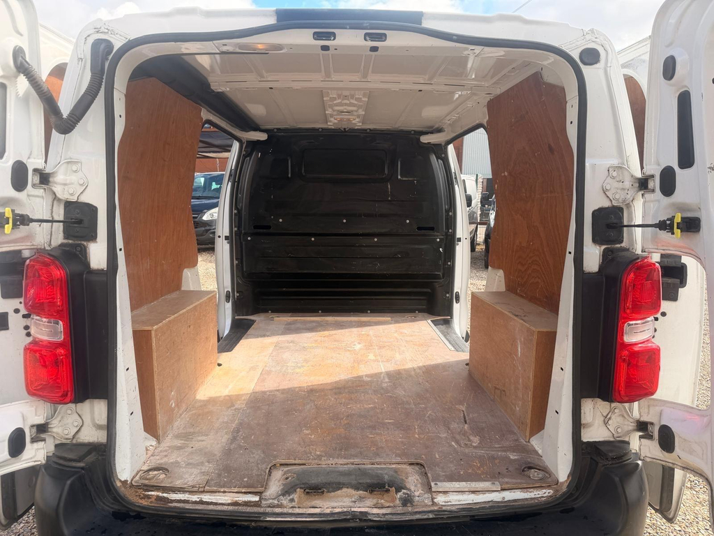 Vauxhall Vivaro Panel Van White #36