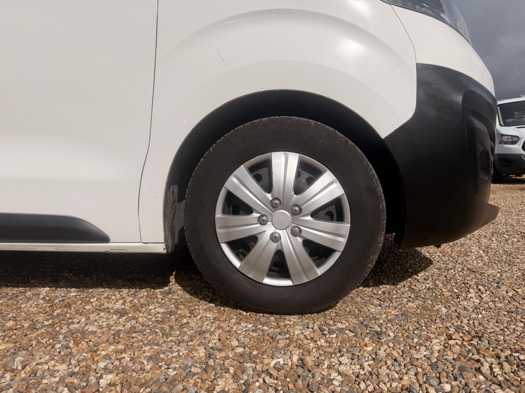 Vauxhall Vivaro Panel Van White #52
