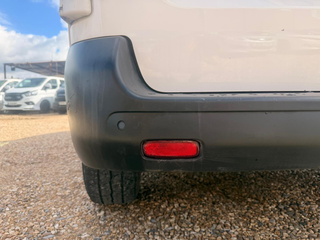 Vauxhall Vivaro Panel Van White #54