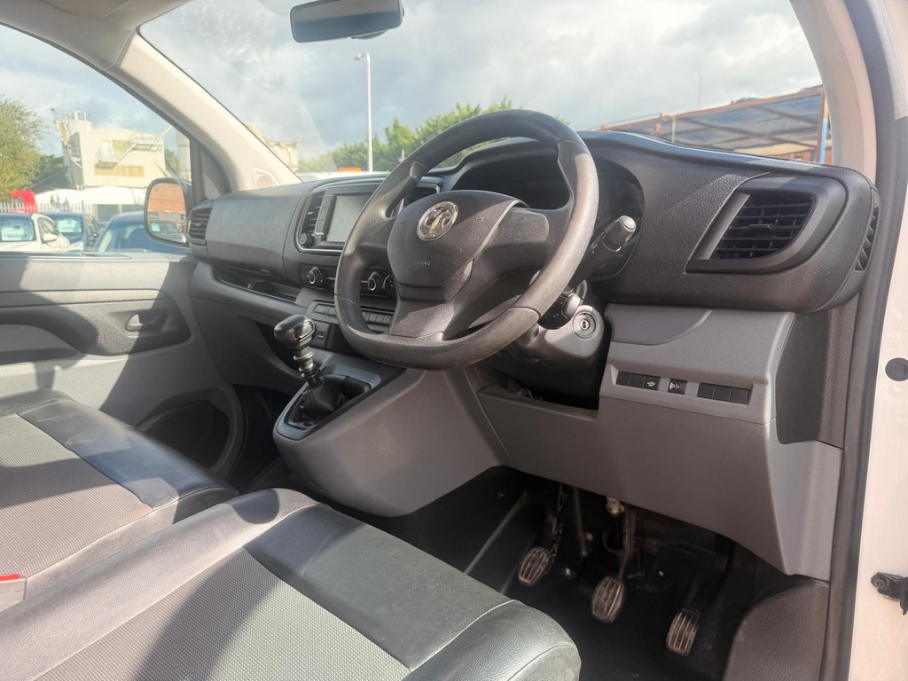Vauxhall Vivaro Panel Van White #30