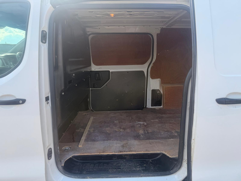 Vauxhall Vivaro Panel Van White #38