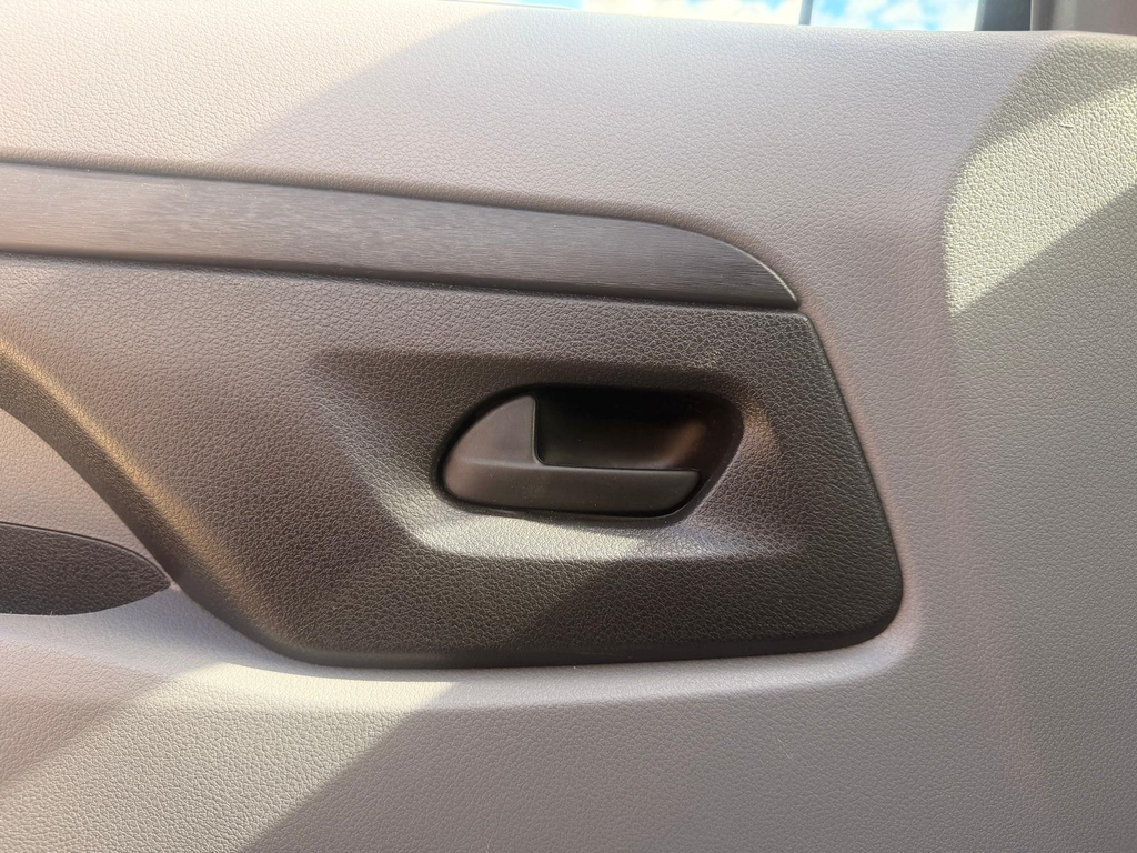 Vauxhall Vivaro Panel Van White #47