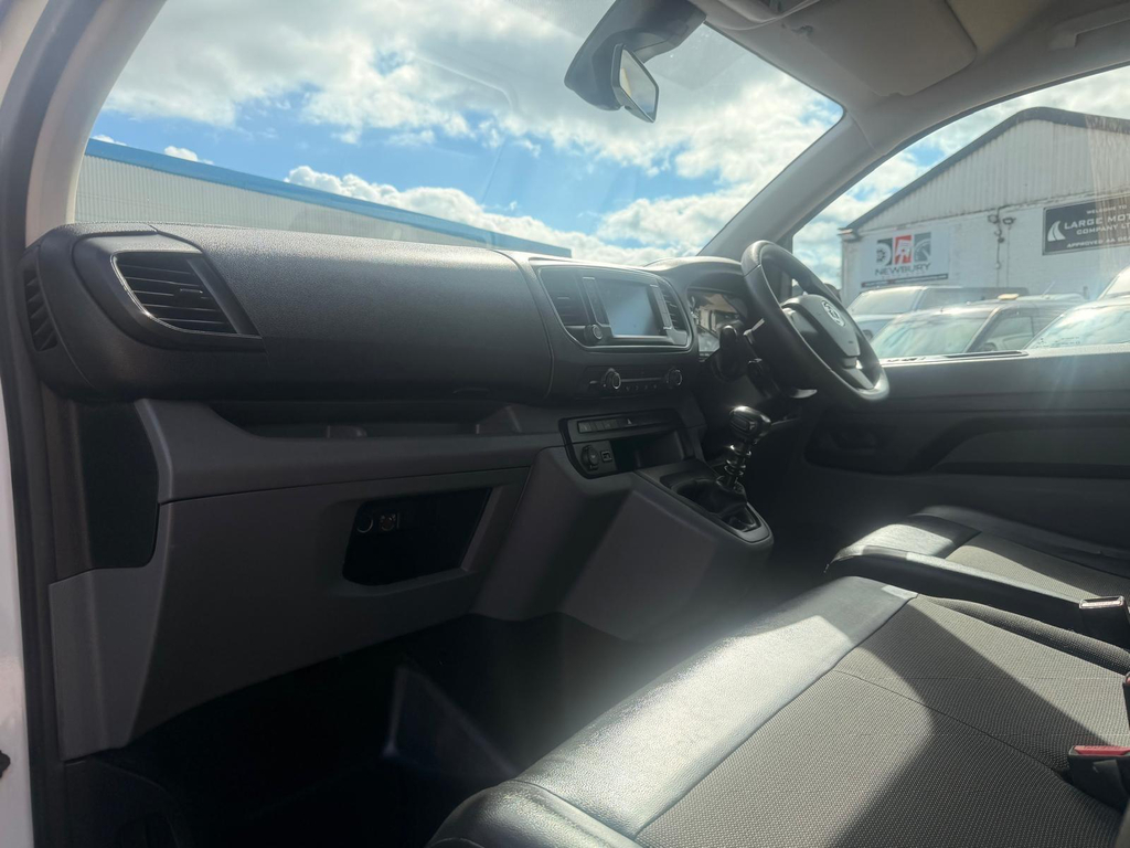 Vauxhall Vivaro Panel Van White #45