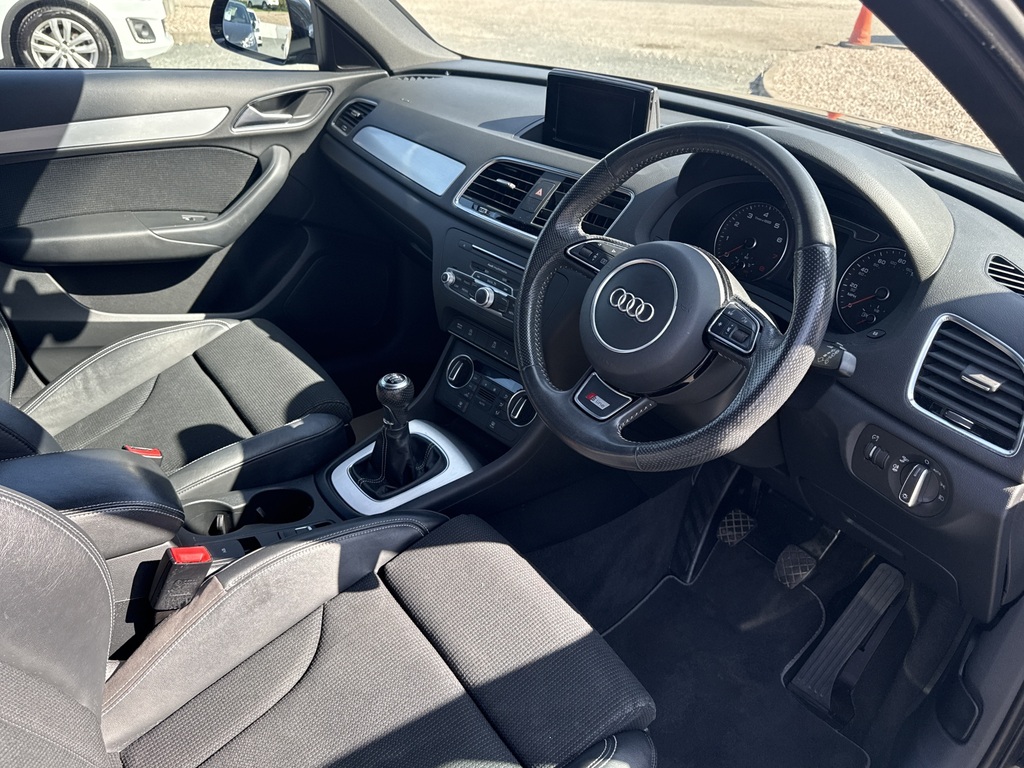Audi Q3 1.4T Fsi S Line Edition LS67AUW Black #5
