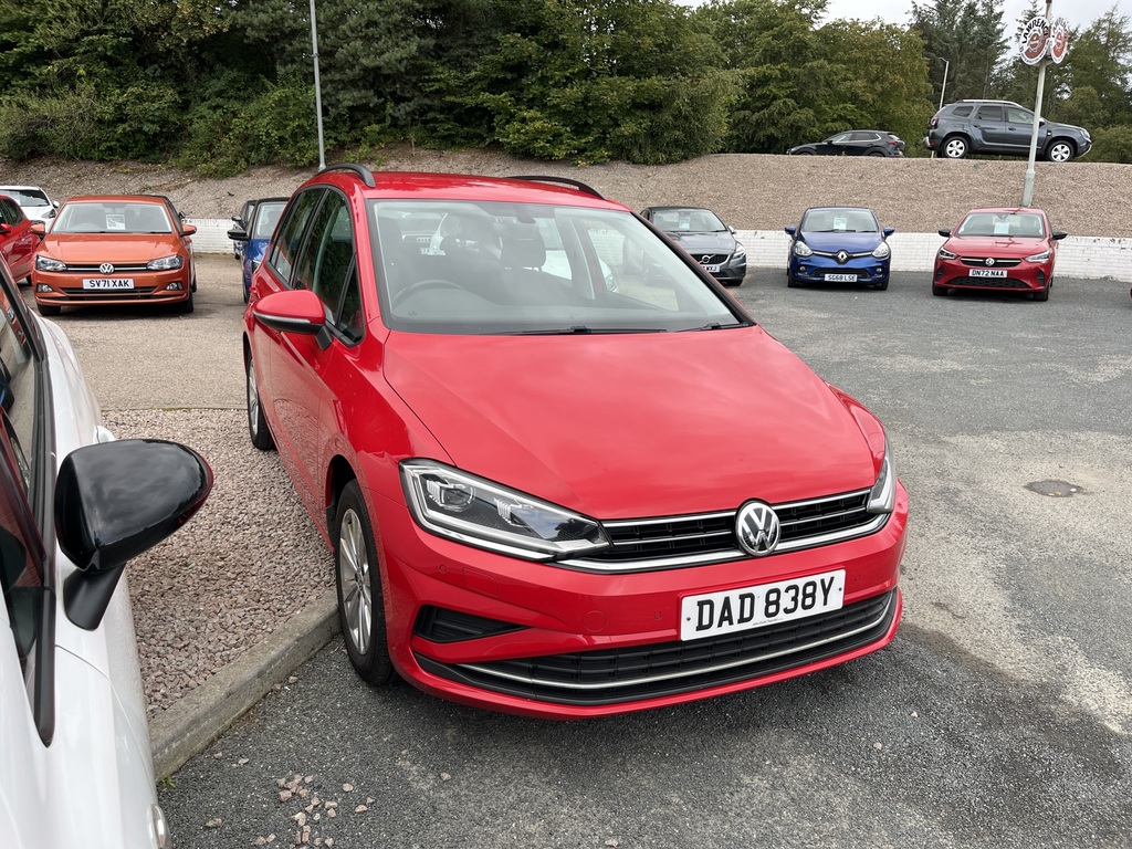 Volkswagen Golf SV 1.0 Tsi 110 Se Dsg Red