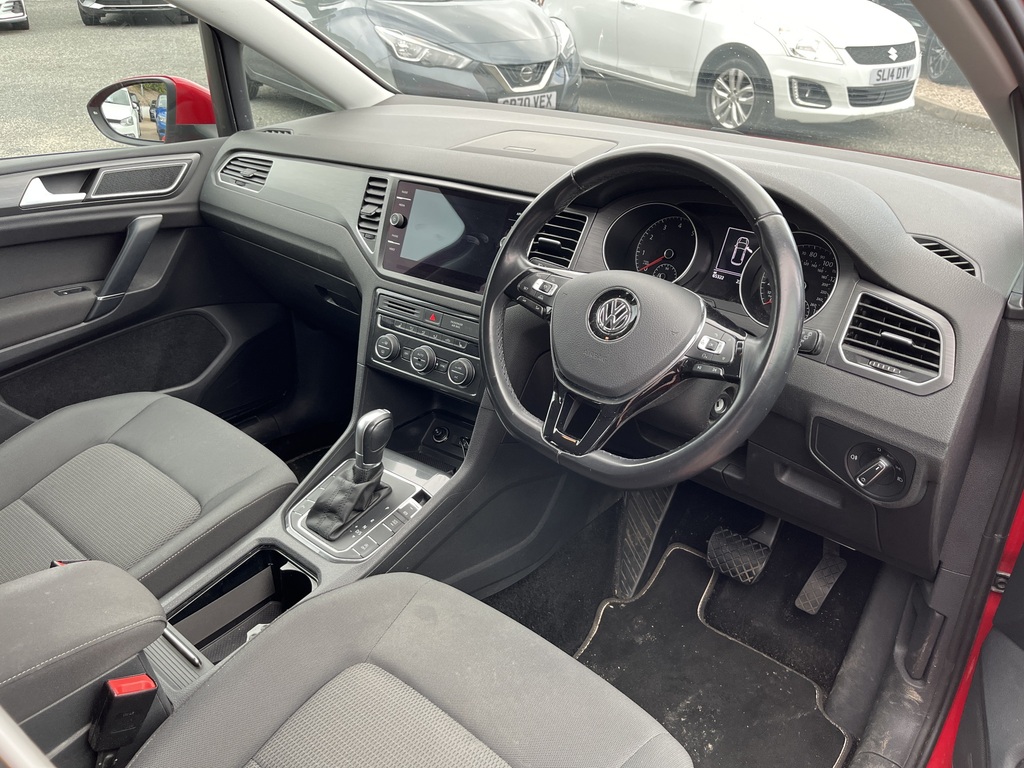 Volkswagen Golf SV 1.0 Tsi 110 Se Dsg SR18PHN Red #2