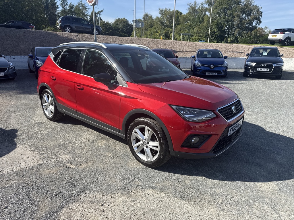 Seat Arona 1.0 Tsi 115 Fr Ez SV69NFL Red #2