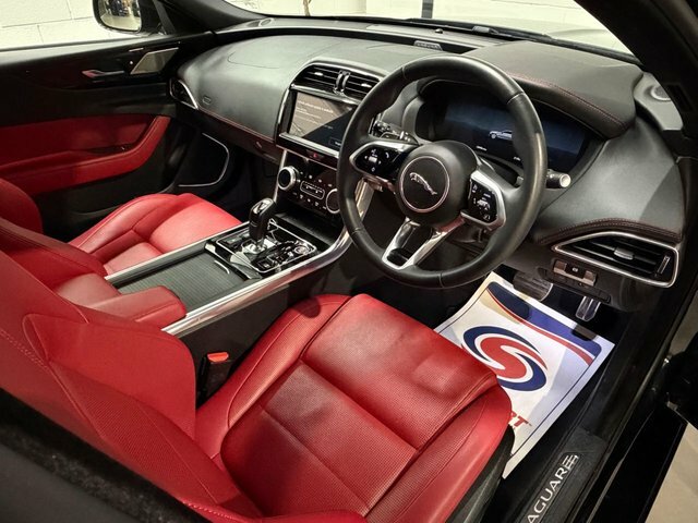 Jaguar XE 2.0 D200 Mhev R-dynamic Se Black Saloon Black #4