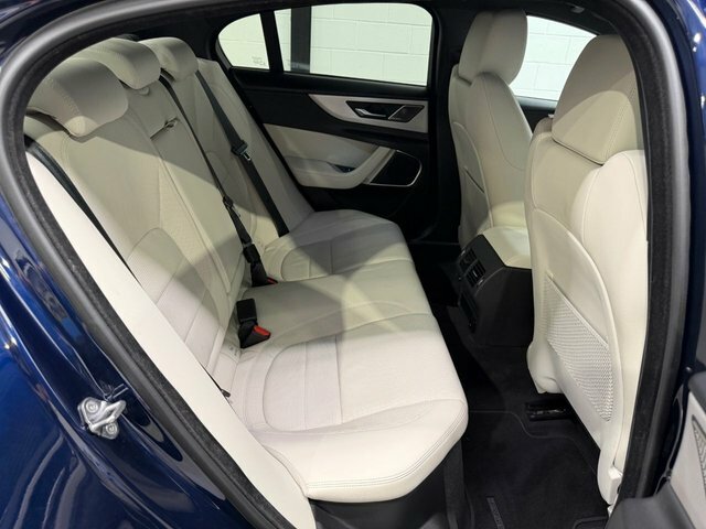 Jaguar XE 2.0 D200 Mhev R-dynamic Se Saloon Blue #3