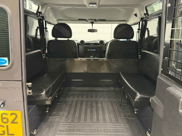 Land Rover Defender 90 2.2L Null Silver #36