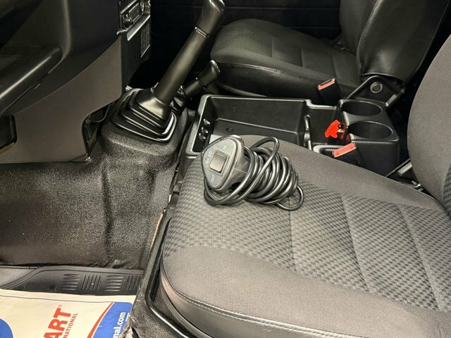 Land Rover Defender 90 2.2L Null Silver #7