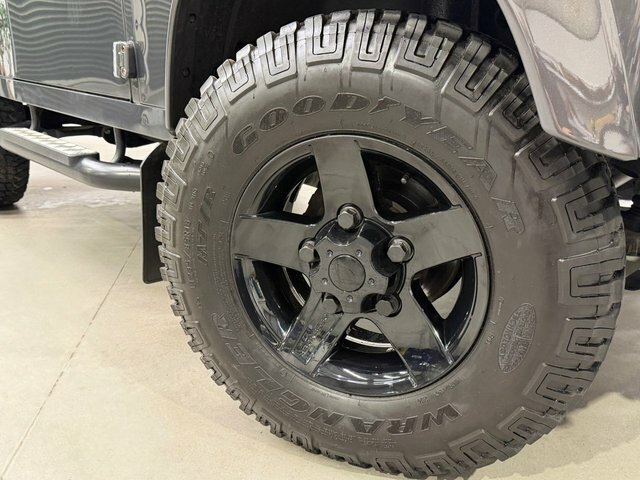 Land Rover Defender 90 2.2L Null Silver #9