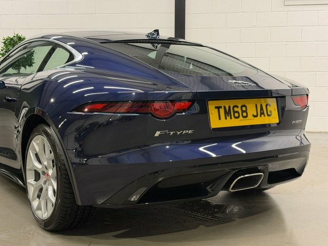 Jaguar F-Type R-dynamic Black #64