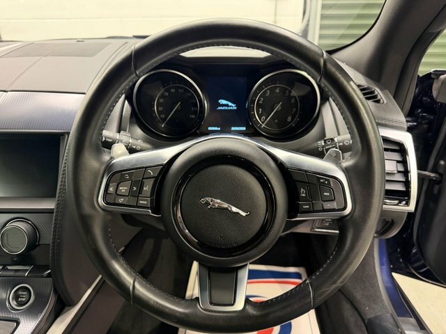 Jaguar F-Type R-dynamic Black #40