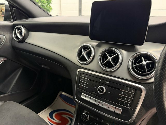 Mercedes-Benz CLA Class Cla 200 Amg Line Night Edition Tip Grey #26