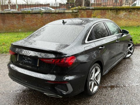 Audi A3 1.5 Tfsi 35 YT23FDP Black #2