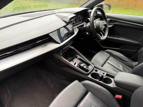 Audi A3 1.5 Tfsi 35 YT23FDP Black #5