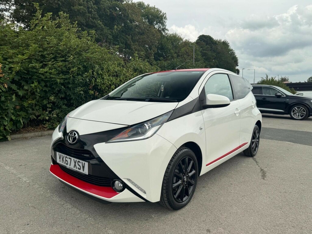 Toyota Aygo Hatchback 1.0 Vvt-i X-press Euro 6 201767 White