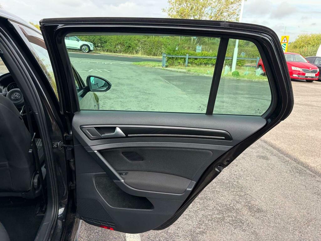 Volkswagen Golf Hatchback 2.0 Black #23