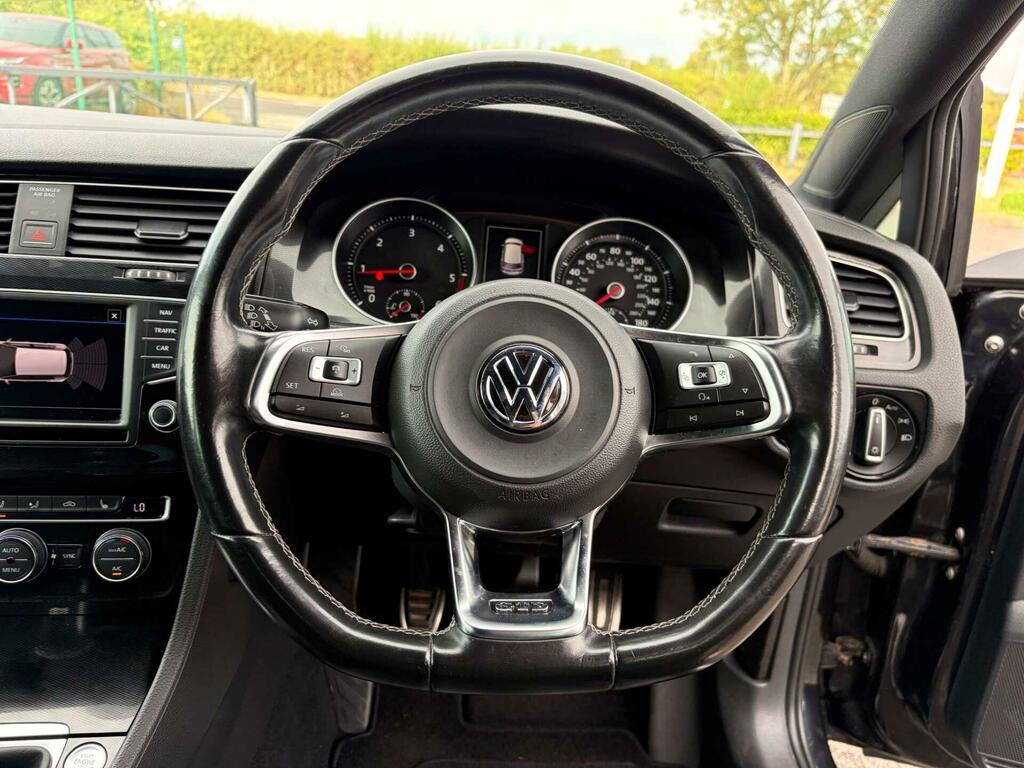 Volkswagen Golf Hatchback 2.0 Black #32