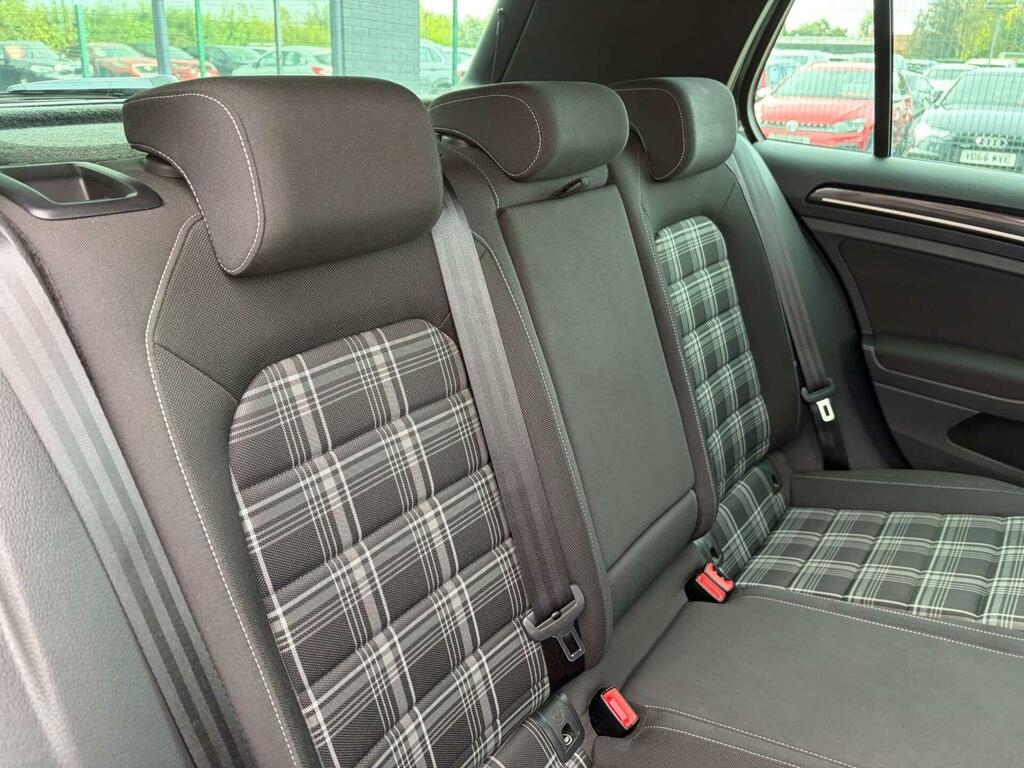 Volkswagen Golf Hatchback 2.0 Black #26