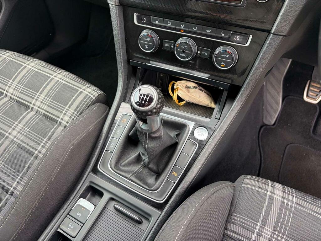 Volkswagen Golf Hatchback 2.0 Black #35