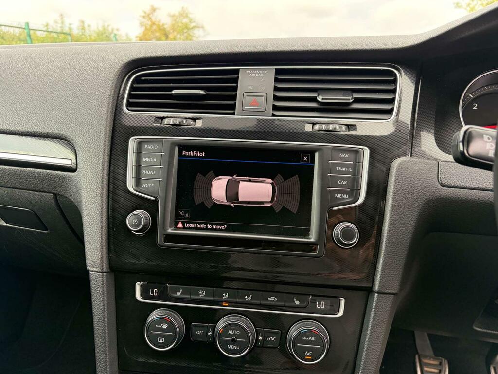Volkswagen Golf Hatchback 2.0 Black #40