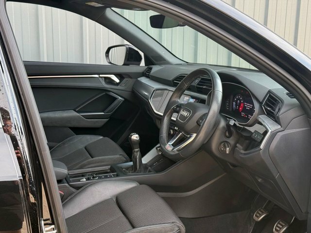 Audi Q3 Line 1.5 Tfsi Cod FT69EVX Black #5