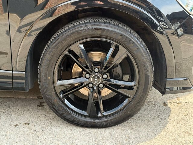Audi Q3 Line 1.5 Tfsi Cod FT69EVX Black #4