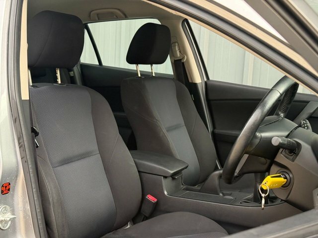 Mazda 3 1.6 Hatchback Silver #6
