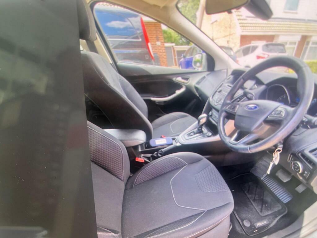 Ford Focus 1.6 Zetec Powershift Euro 6 Grey #4