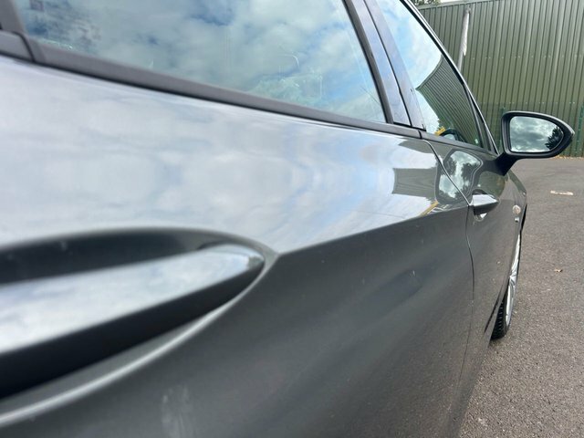 Vauxhall Astra Hatchback DU17SGV Grey #4