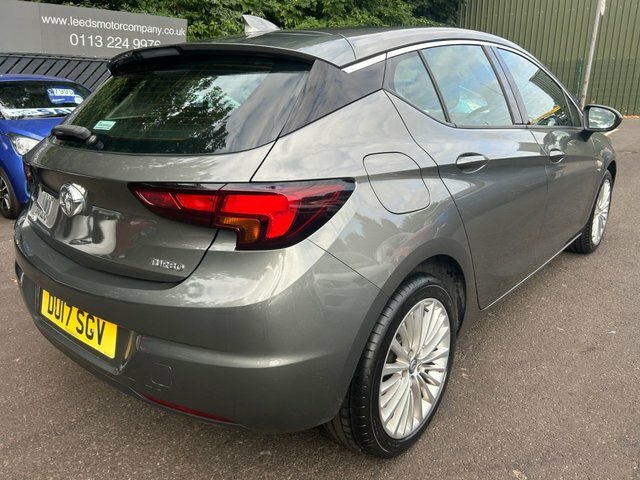Vauxhall Astra Hatchback DU17SGV Grey #3