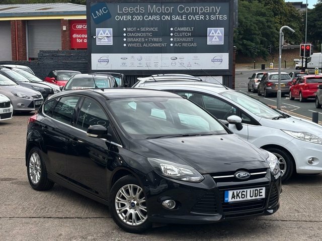 Ford Focus Hatchback AK61UDE Black #2