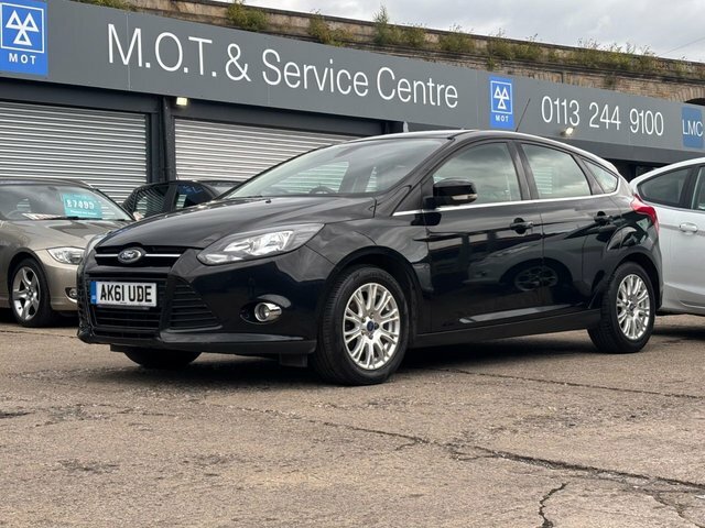 Ford Focus Hatchback AK61UDE Black #5