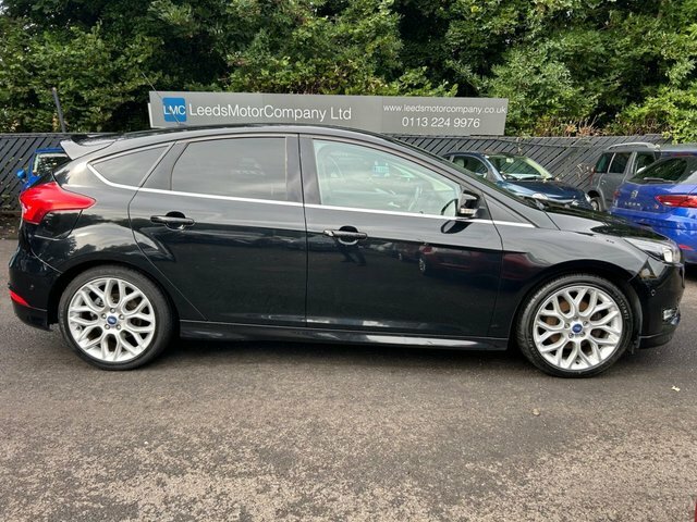 Ford Focus Hatchback EJ65VKO Black #2
