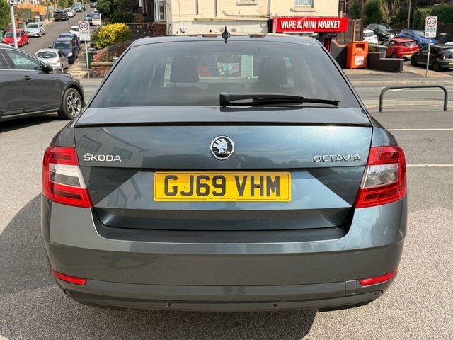 Skoda Octavia Hatchback Grey #4