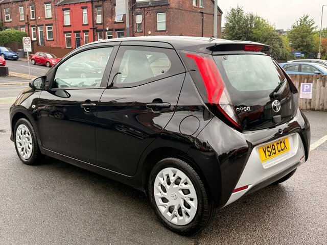 Toyota Aygo Hatchback Black #5