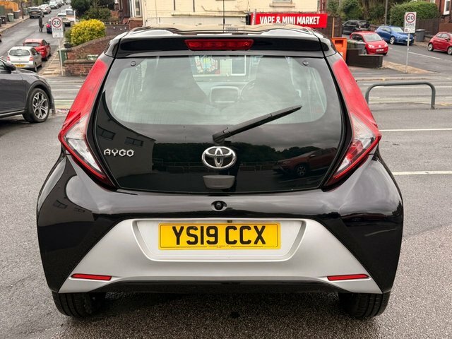 Toyota Aygo Hatchback Black #4