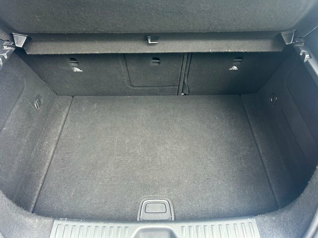 Mercedes-Benz A Class Hatchback 1.5 Red #17