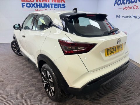 Nissan Juke 1.6 Acenta Premium DS24VYR White #3