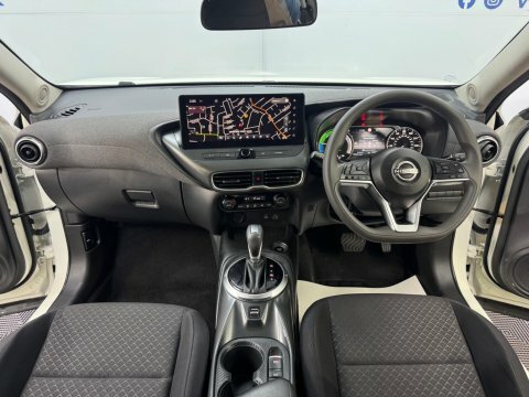 Nissan Juke 1.6 Acenta Premium DS24VYR White #4