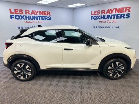 Nissan Juke 1.6 Acenta Premium DS24VYR White #2